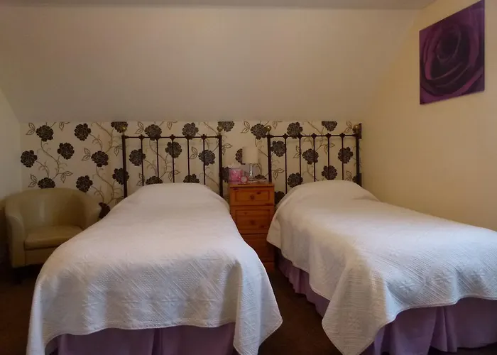 Lyndale Guest house 4*